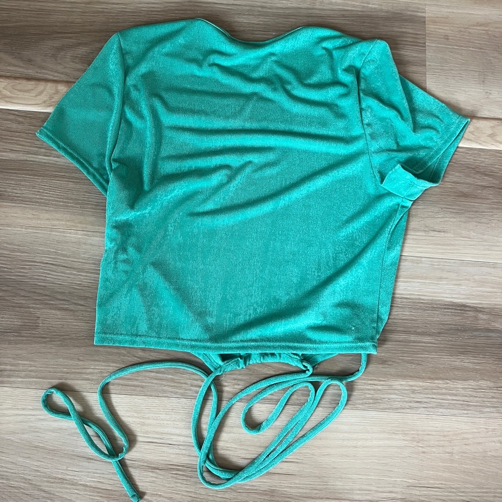 Green Crop top - Picture 3 of 3